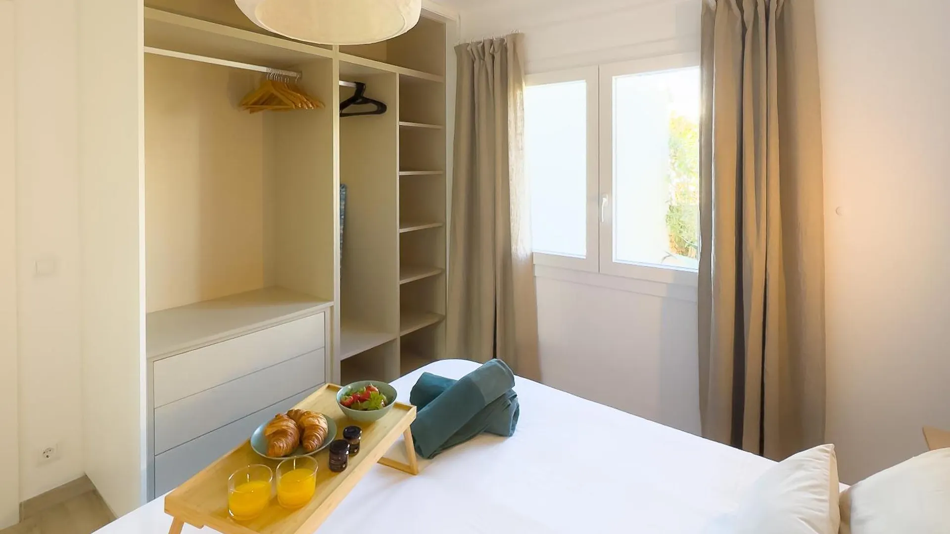 Aptos Dor Cala D´Or 0*,  西班牙